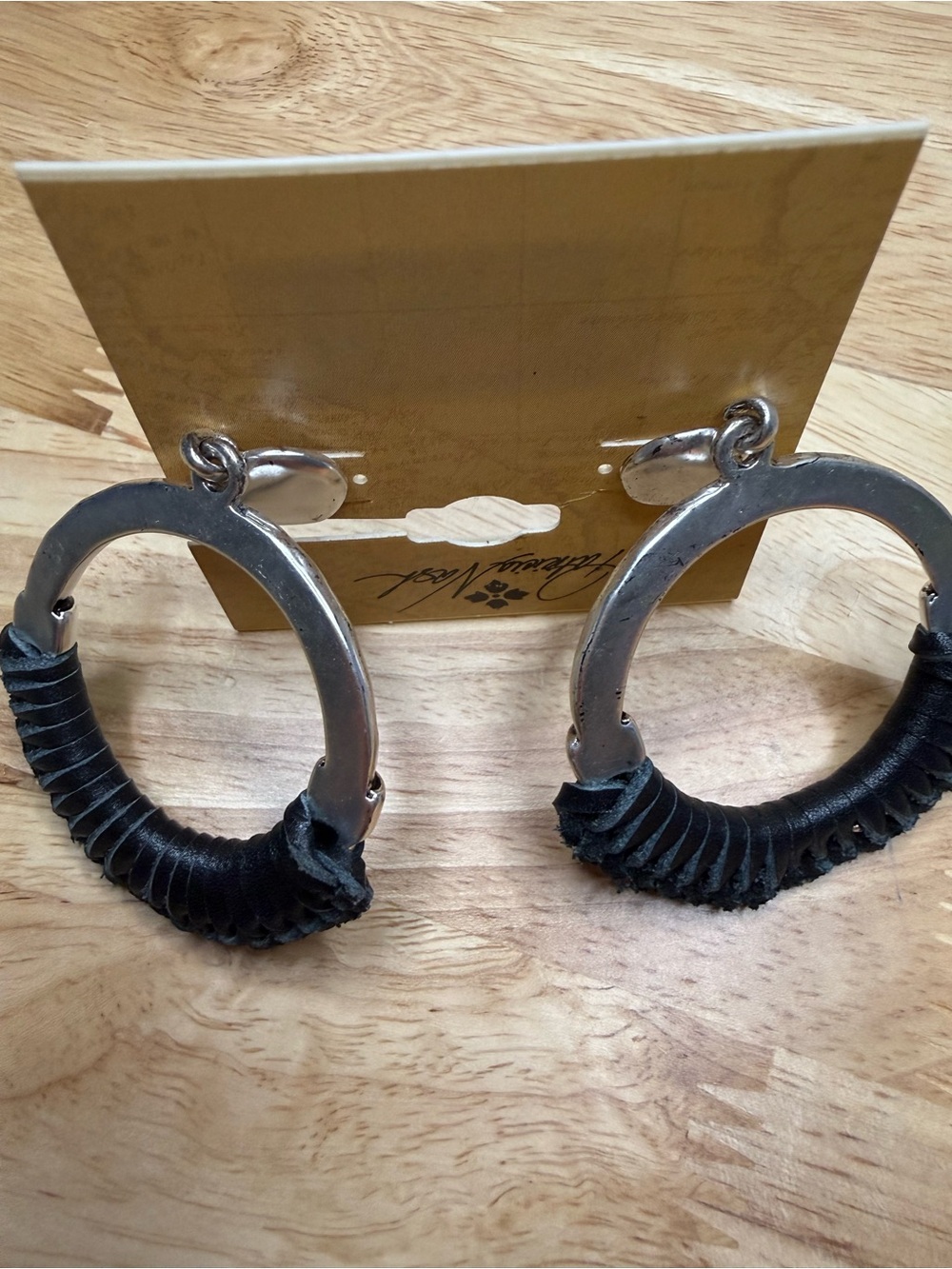 Patricia Nash Margaux Earrings Black Leather Silver Ox Door Knocker NWT $38 - Picture 8 of 8